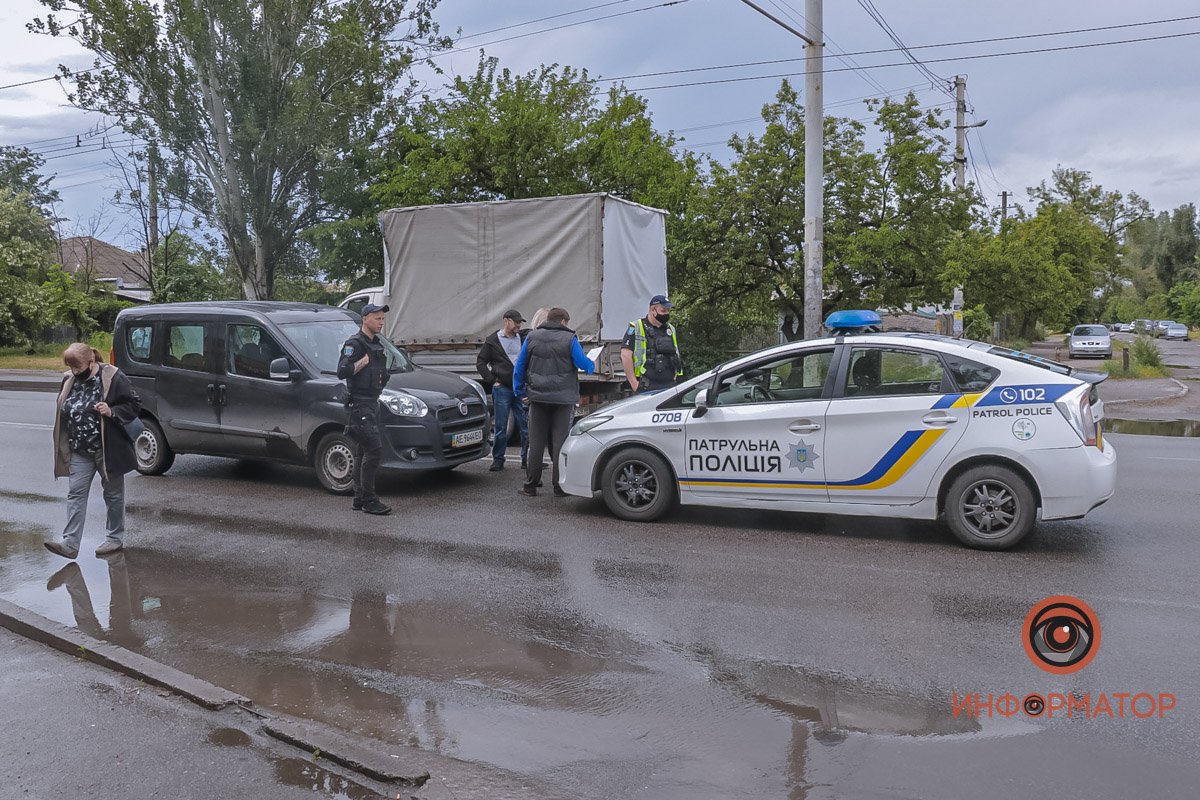 Предварительно, мужчина перебегал дорогу в неположенном месте Предварительно, мужчина перебегал дорогу в неположенном месте