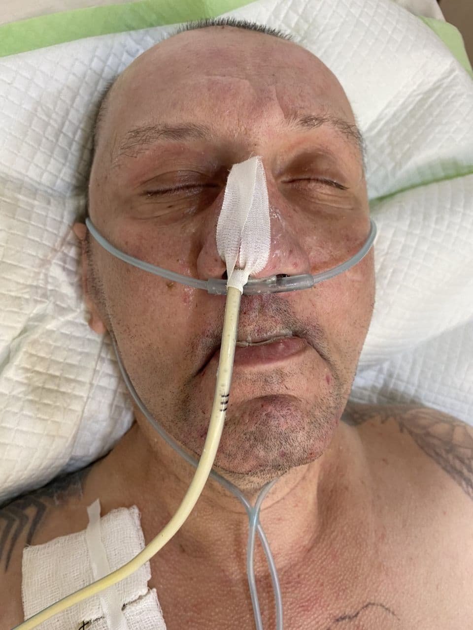 В реанимацию больницы Мечникова доставили мужчину: помогите найти родственников 1