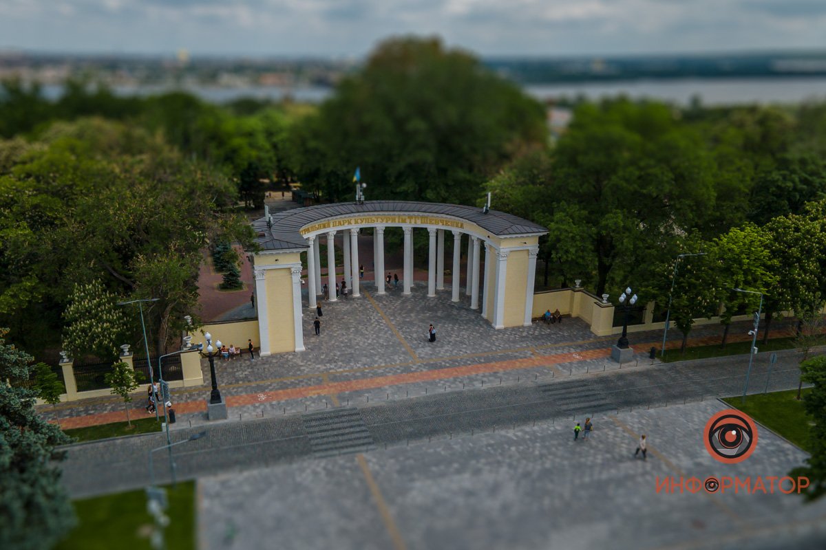 Город пышный, город бедный, Город пышный, город бедный,