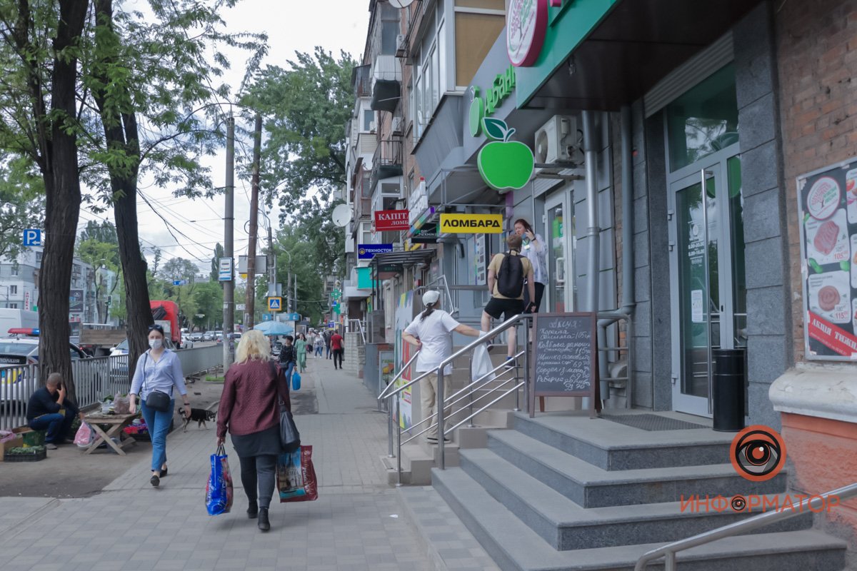 В отделение "Ощадбанка" ворвался мужчина и угрожал взорвать гранату 2