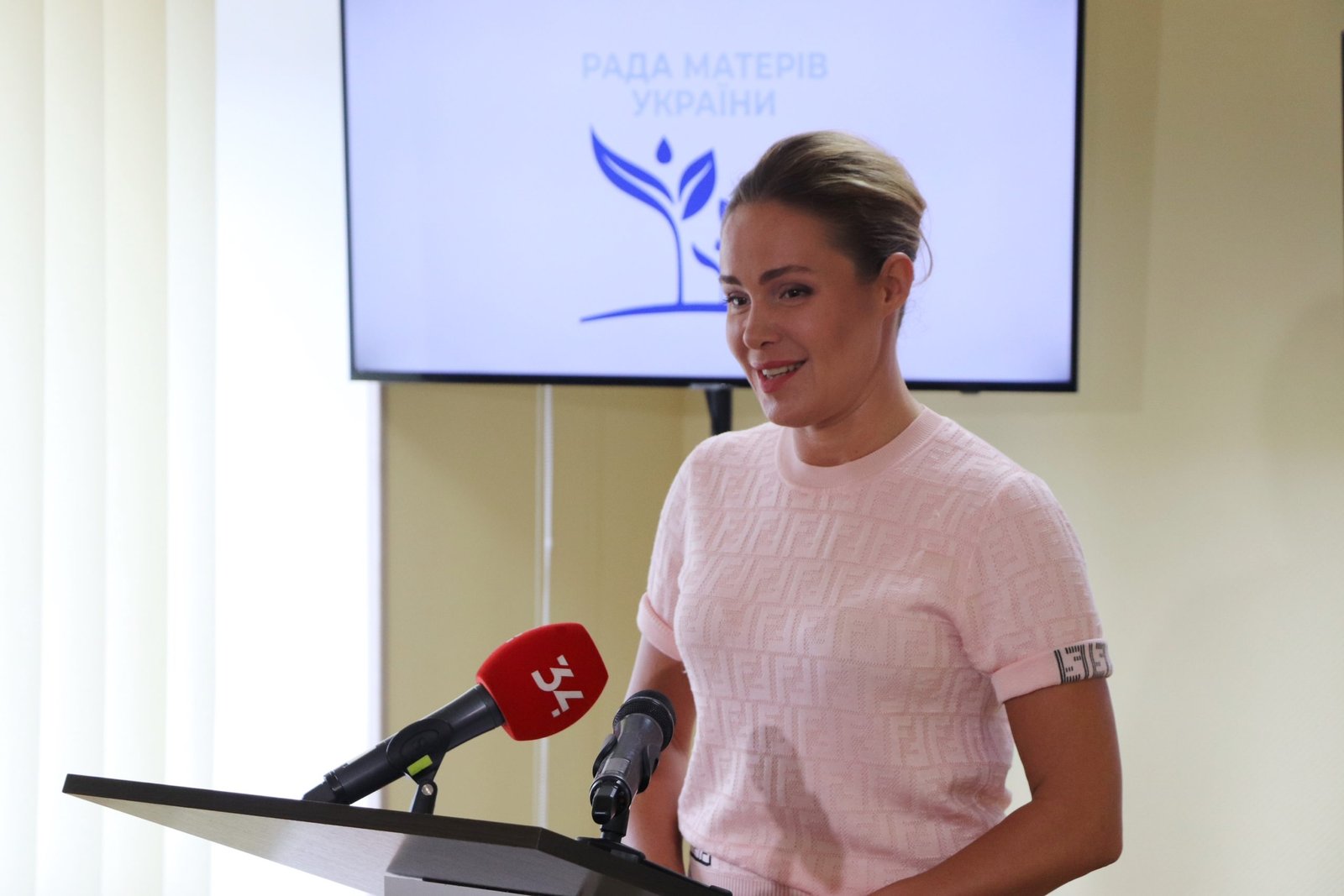 В Днепре Королевская призналась, с кем бы пошла в разведку 4