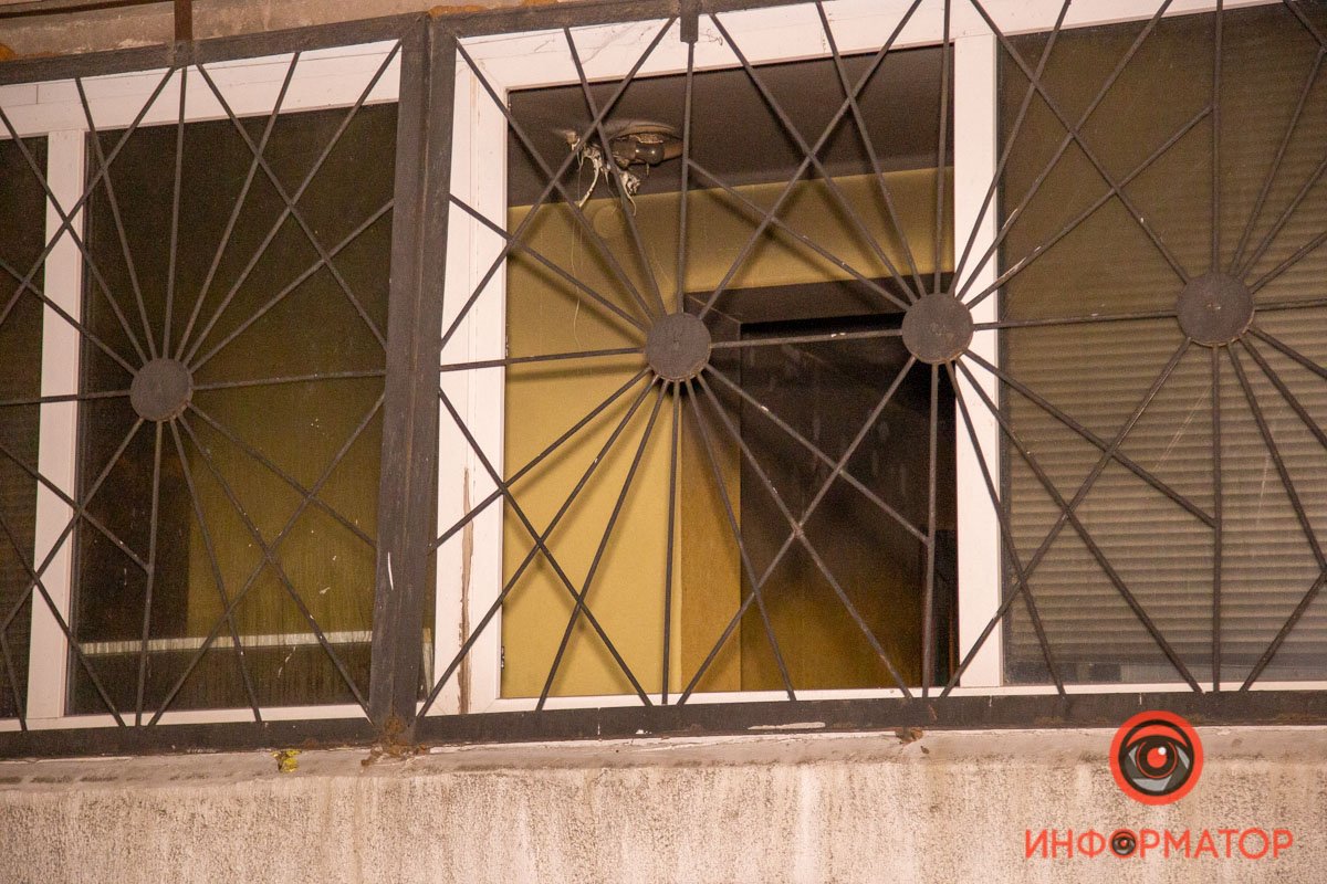 На момент возгорания жильцов квартиры дома не было