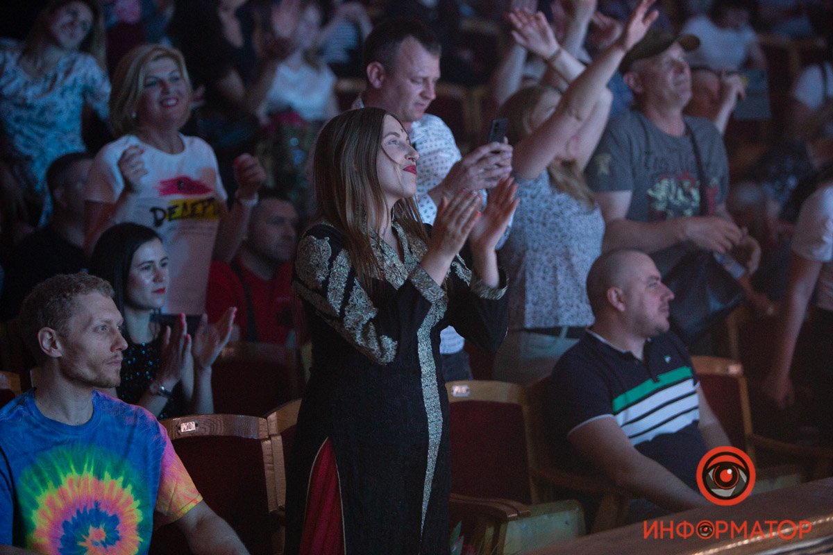 Люди не успевали аплодировать между песнями, танцами и видеосъемкой на память (и для Insragram)
