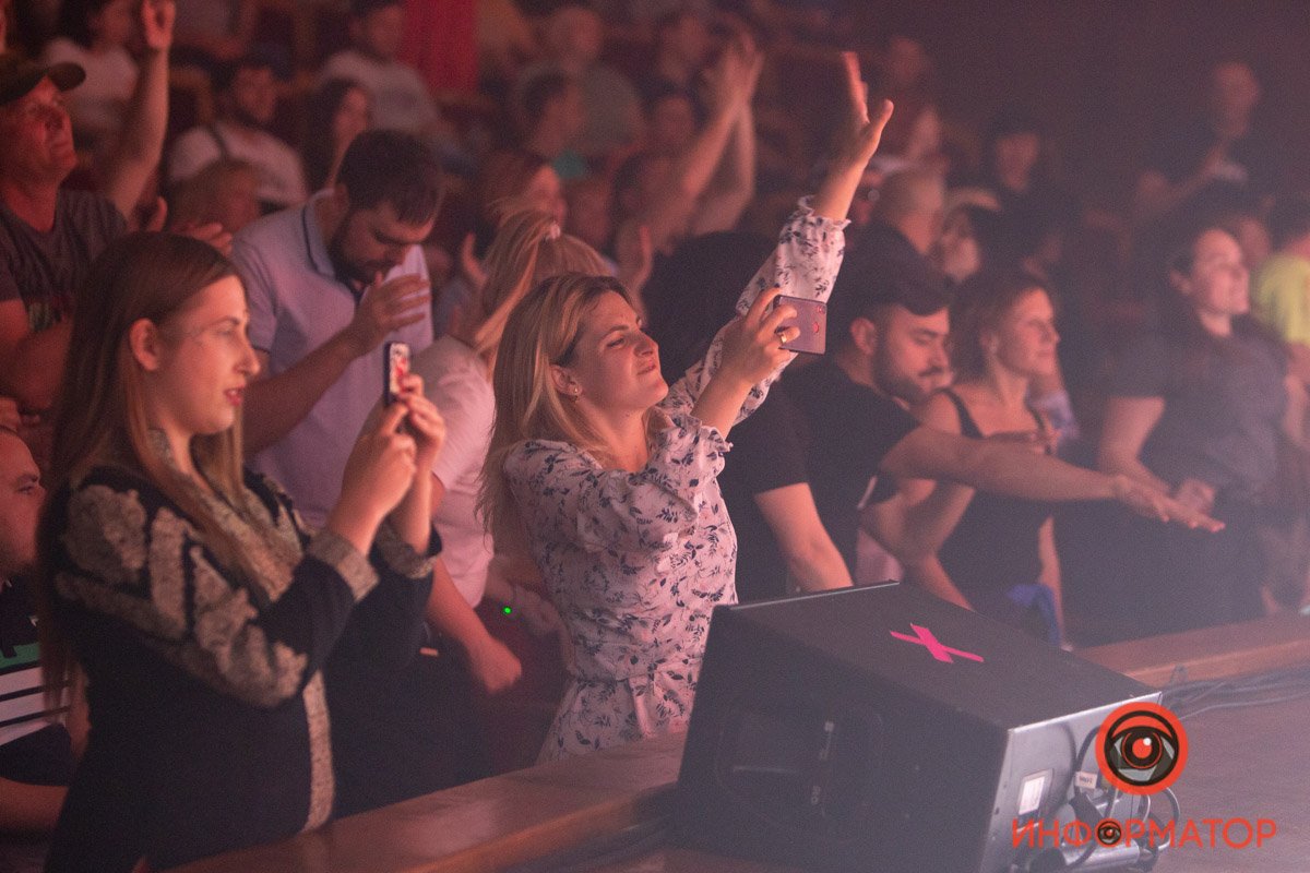 С ней рядом амур