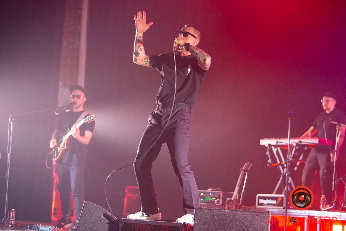 Доброжелательные артисты - это нечто