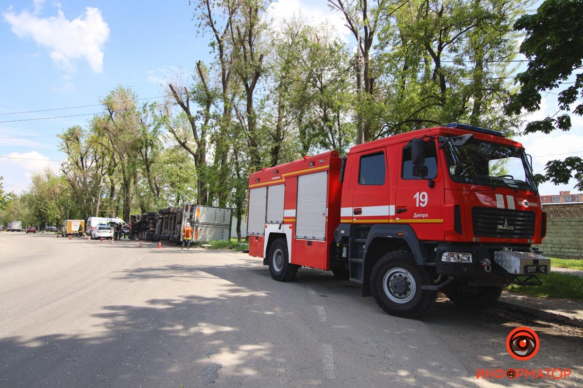 На место ДТП приехали спасатели На место ДТП приехали спасатели