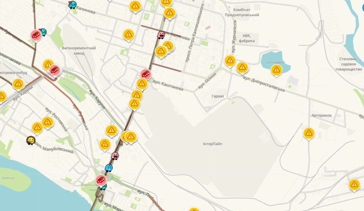 Слобожанский стоит от Калиновой Слобожанский стоит от Калиновой