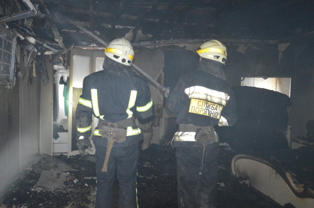 Двое детей попали в больницу с отравлением продуктами горения