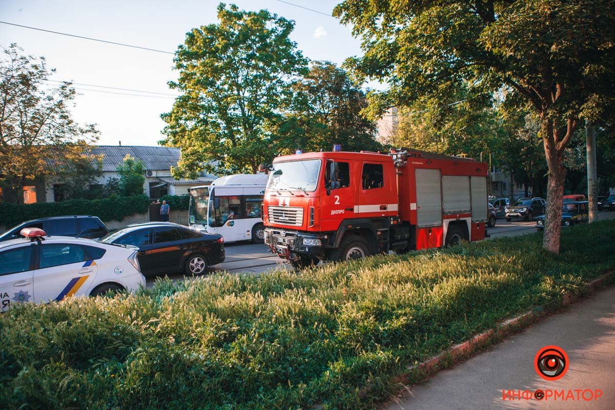На место ДТП приехали спасатели На место ДТП приехали спасатели