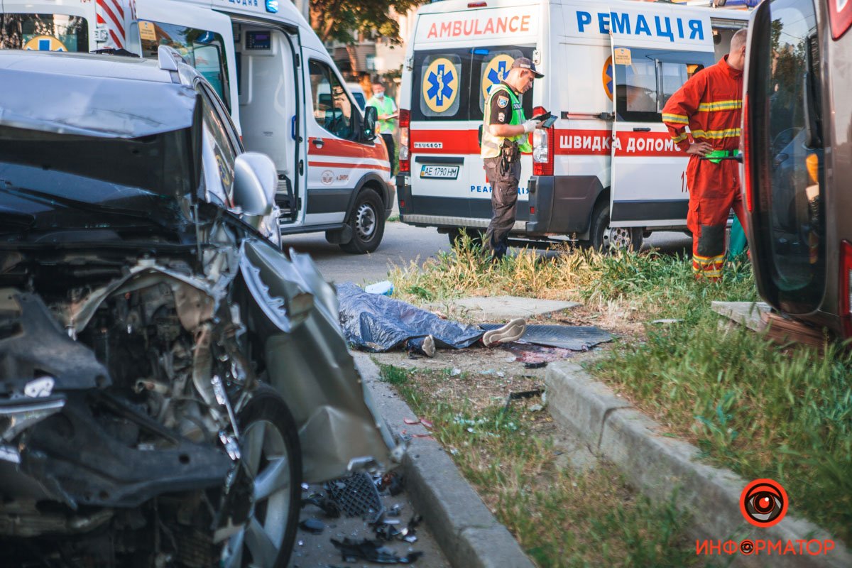 Водитель Hundai, вероятно, не пропустил Lexus Водитель Hundai, вероятно, не пропустил Lexus