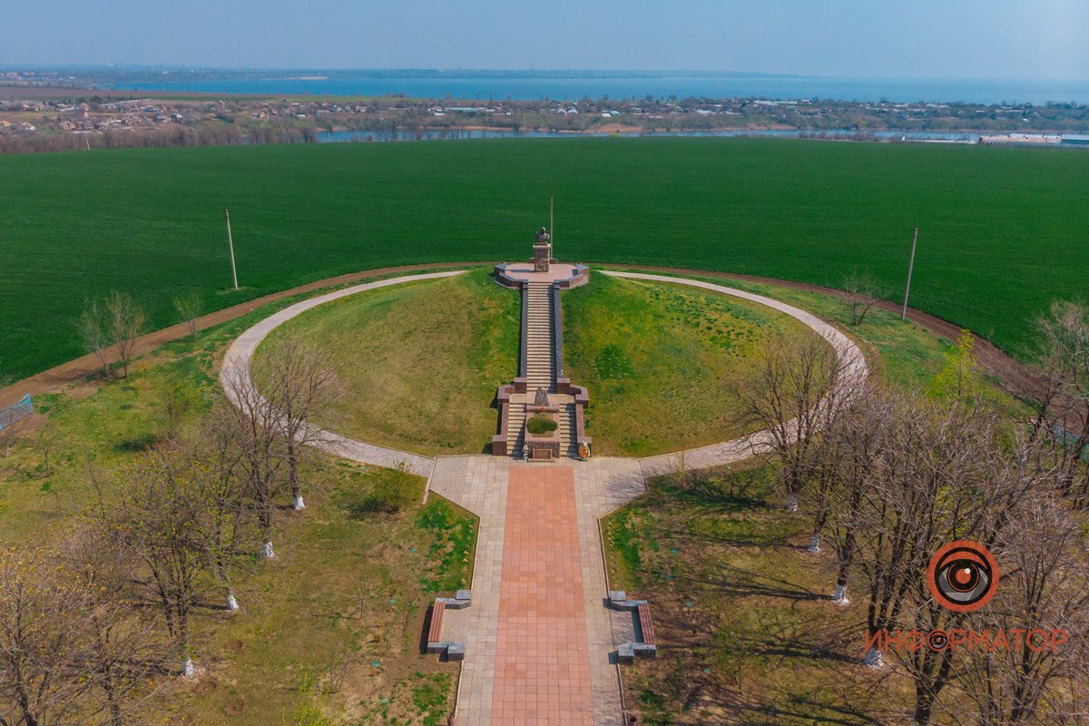 Древний вулкан, водопад и крепость: топ-20 необычных мест в Днепропетровской области 23