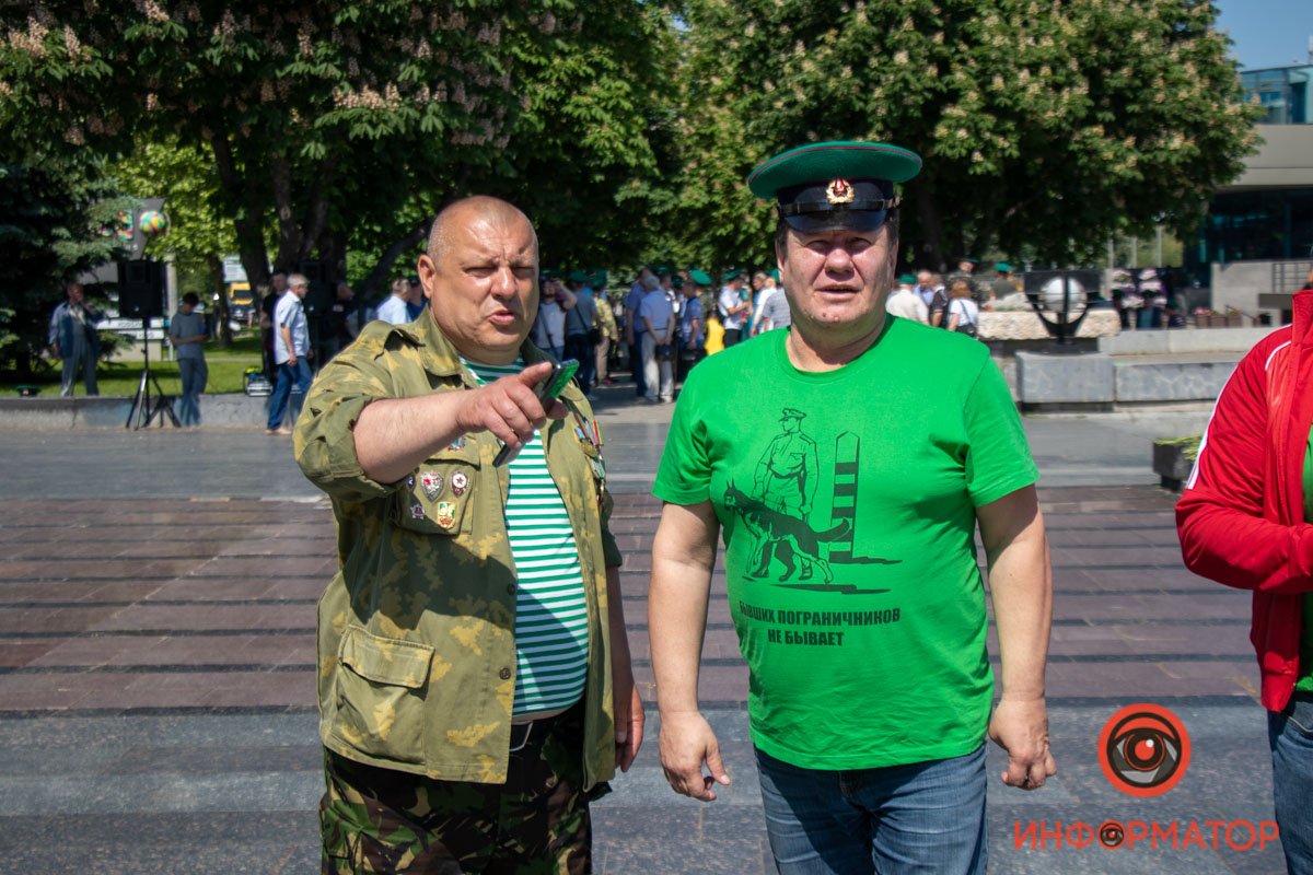 Такие футболки надели многие пограничники Такие футболки надели многие пограничники