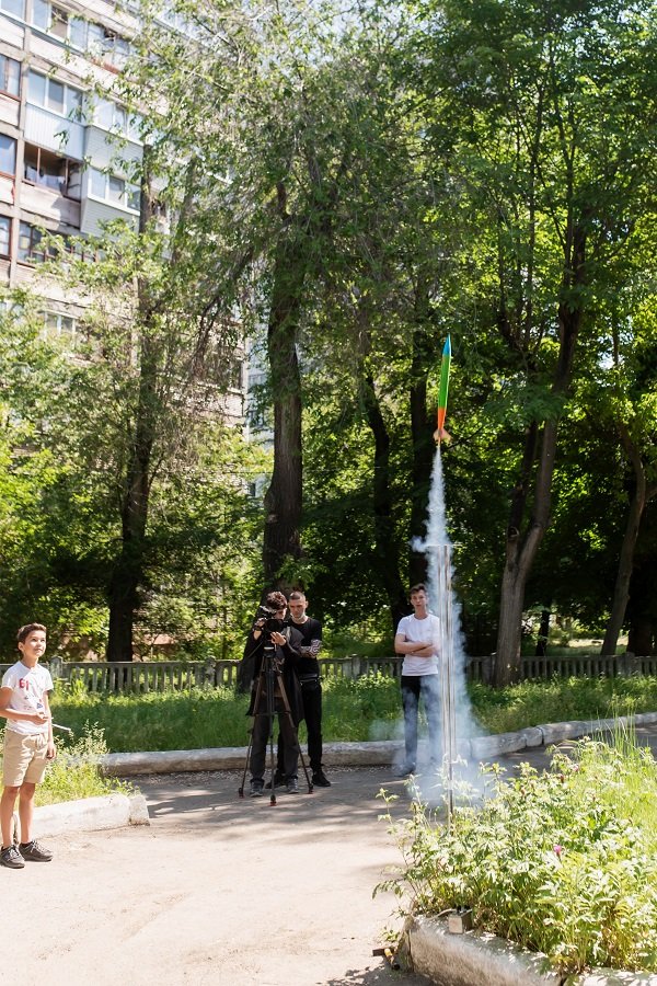 ИНТЕРПАЙП совместно с городскими властями открыли современный кабинет ракетомоделирования в Индустриальном районе 6
