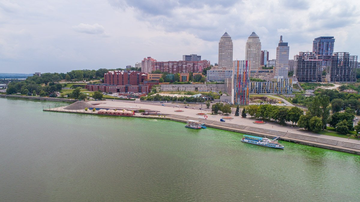 Экскурсии по заводам, пешеходные пространства, крутые кафешки и сказочные домики: что посмотреть в Днепре 20