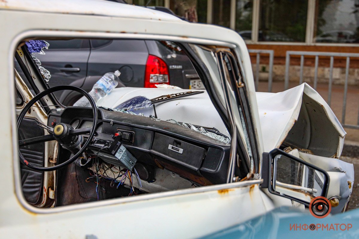 В противоположном направлении двигался ЗАЗ В противоположном направлении двигался ЗАЗ