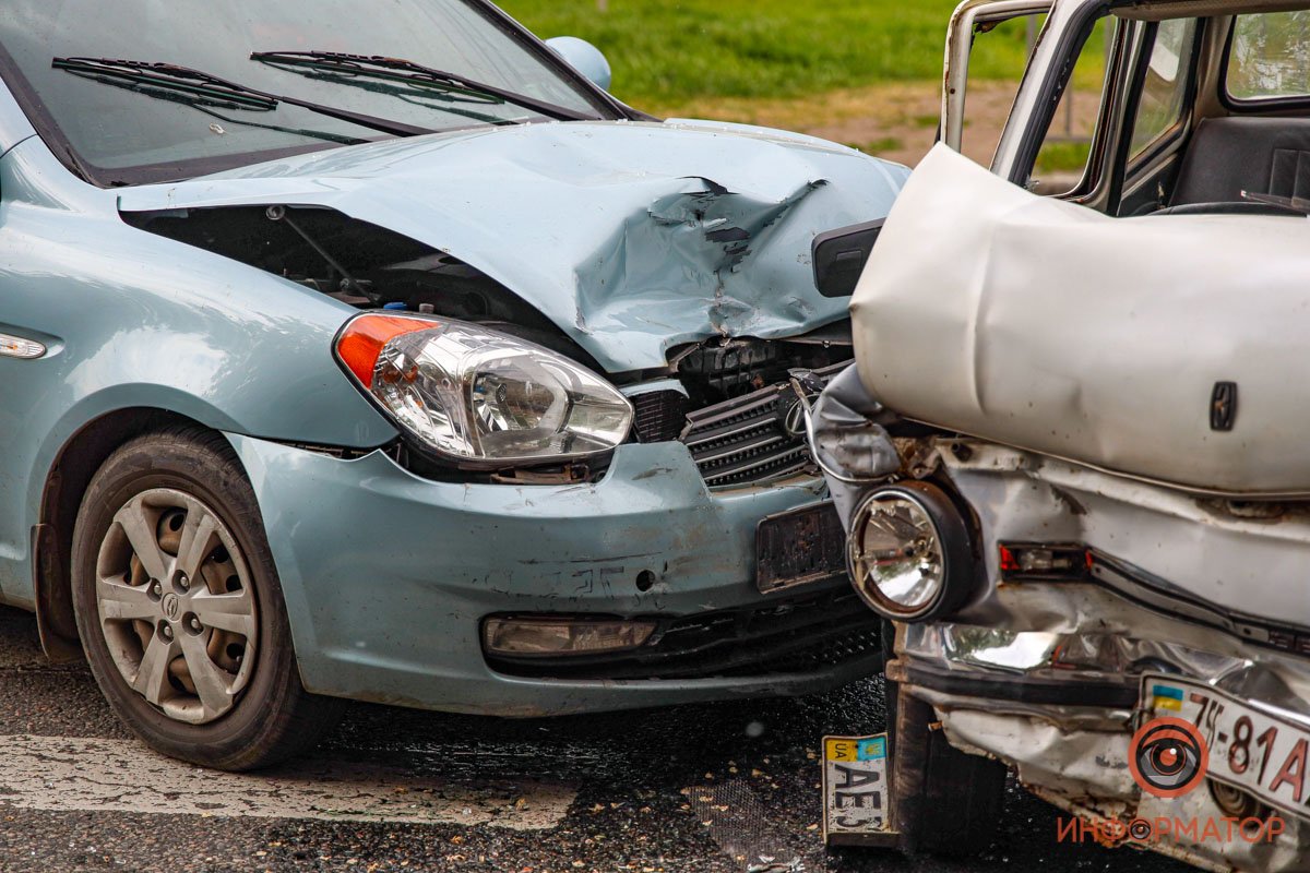 Люди, сидевшие в Hyundai, не травмировались. Люди, сидевшие в Hyundai, не травмировались.