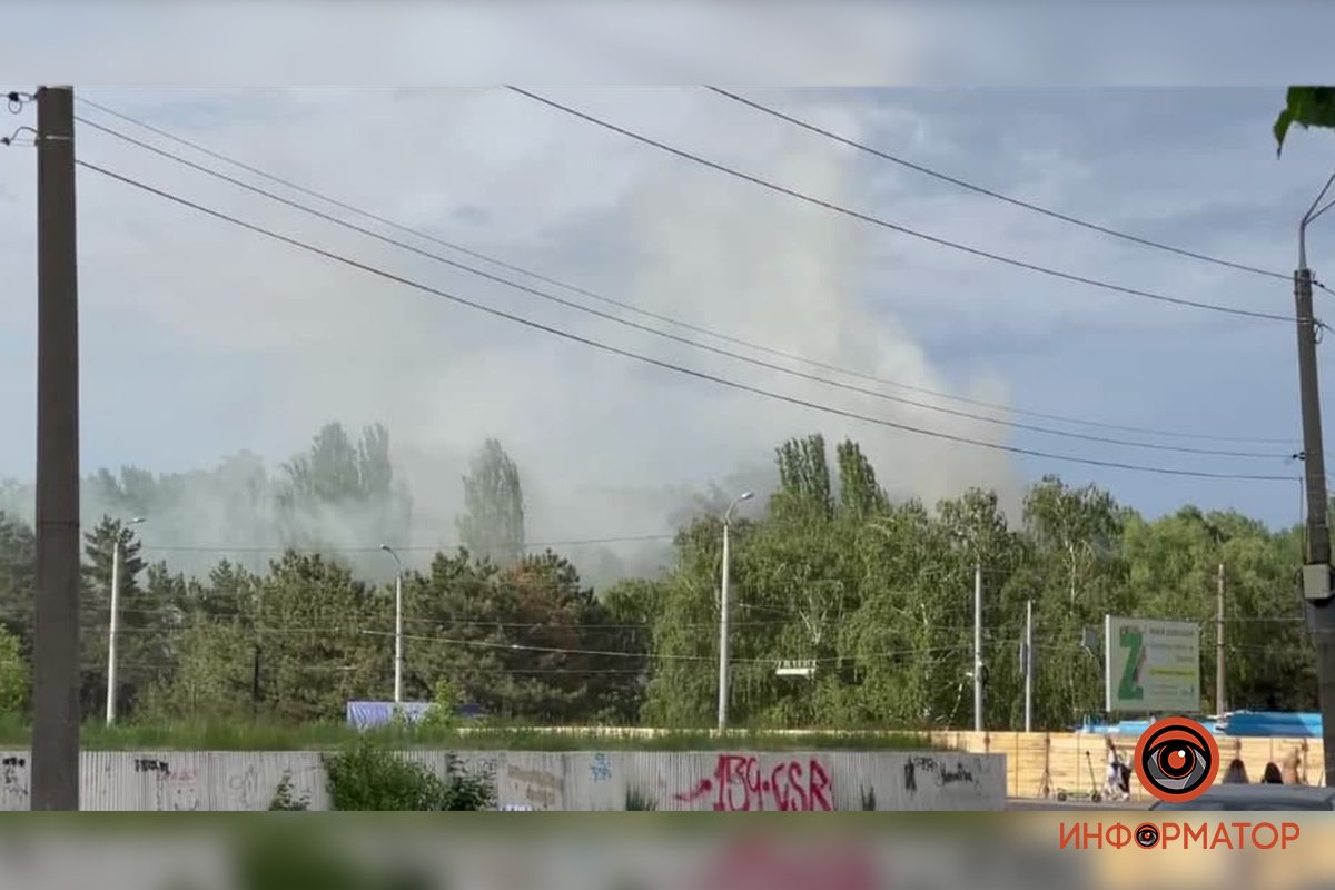 Клубы дыма были видны по Набережной Победы Клубы дыма были видны по Набережной Победы