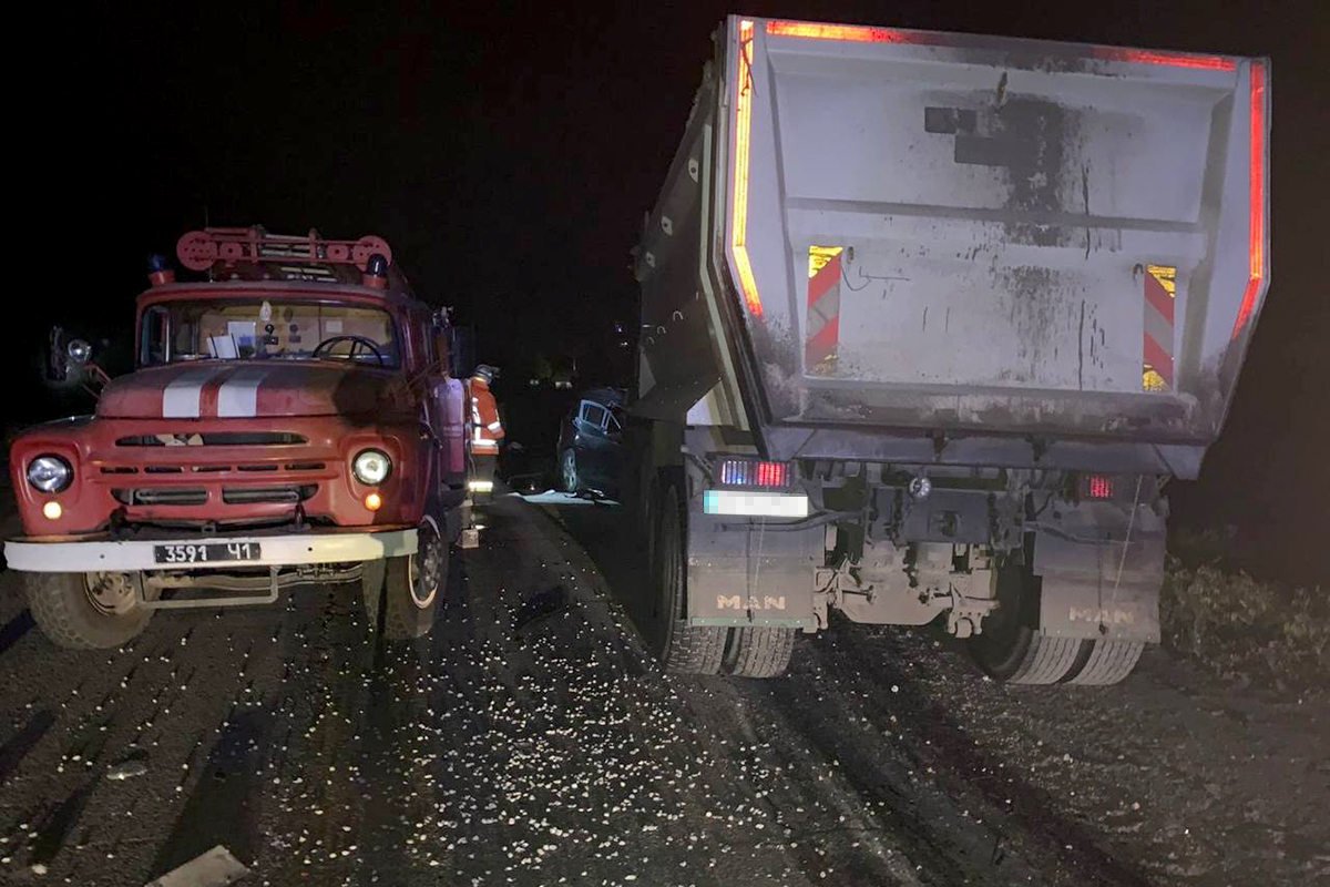 Установлено, что случилось лобовое столкновение между автомобилем Toyota RAV4 и специализированного грузового самосвала "Ford Cargo 4142D" Установлено, что случилось лобовое столкновение между автомобилем Toyota RAV4 и специализированного грузового самосвала "Ford Cargo 4142D"