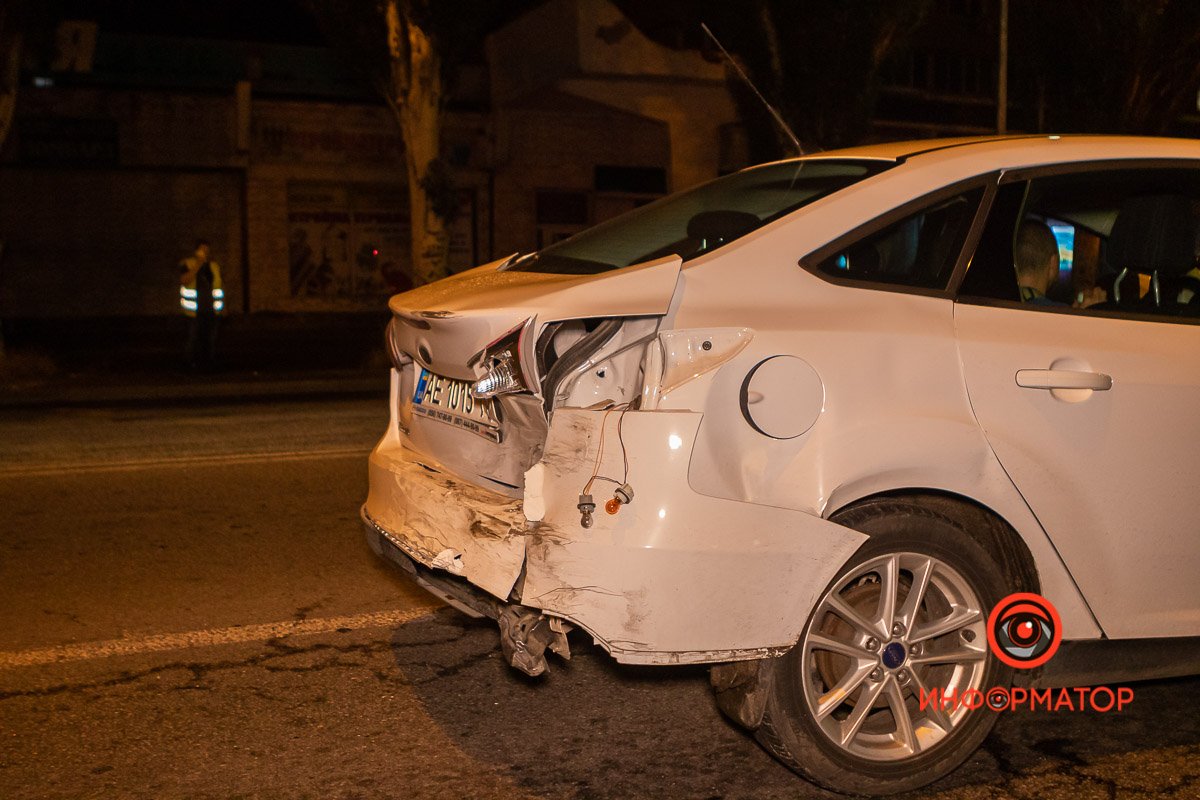 По предварительной информации от полиции, оба автомобиля двигались в попутном направлении от кольца в сторону центра