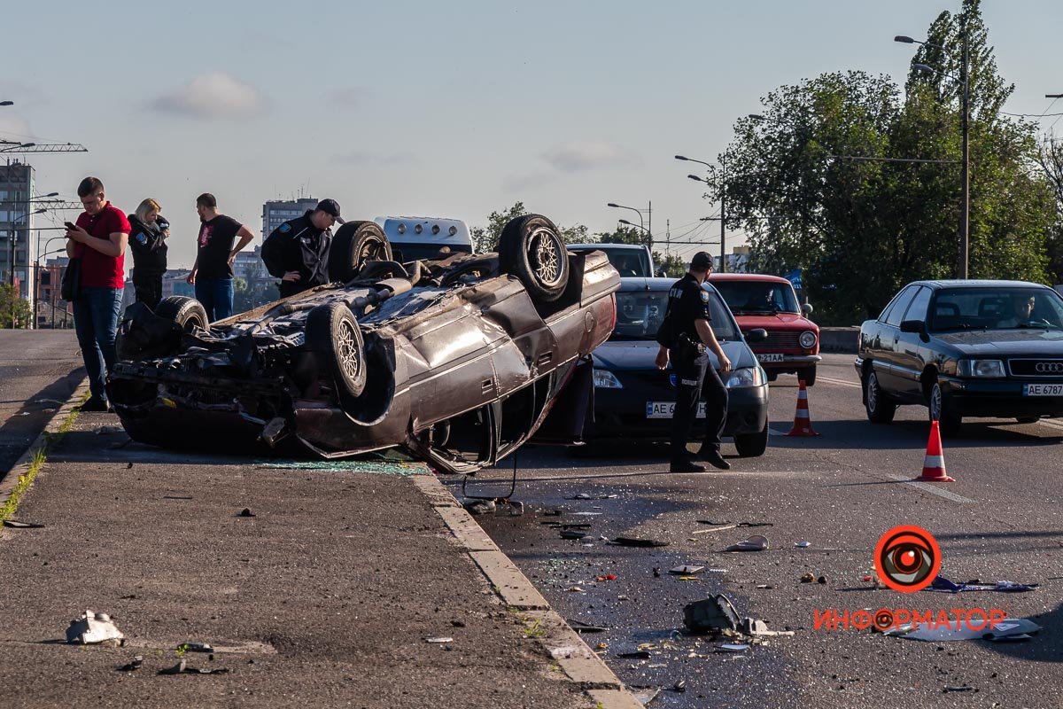 Водитель жив, но получил травмы головы Водитель жив, но получил травмы головы