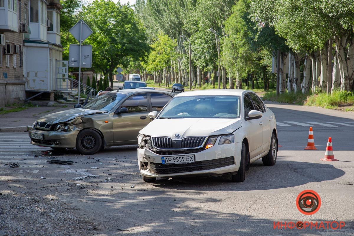 Столкнулись Lanos и Skoda Столкнулись Lanos и Skoda