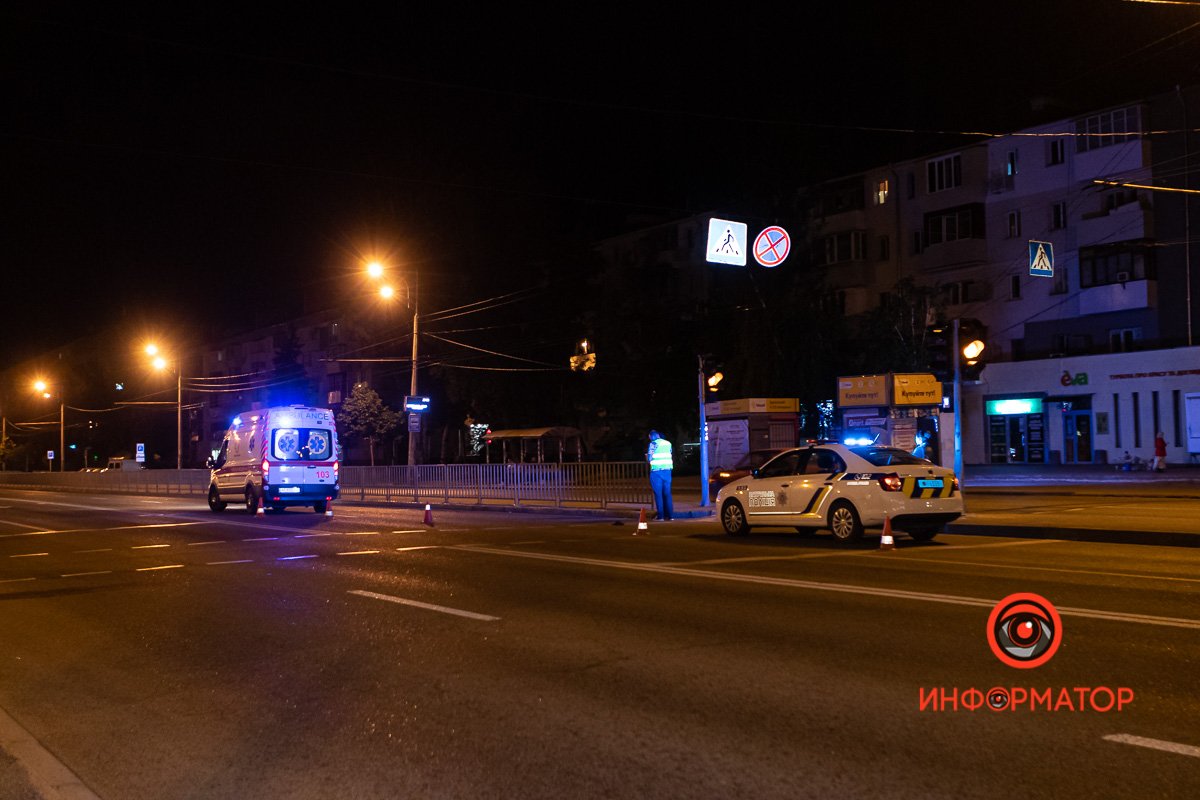 На Слобожанском проспекте автомобиль сбил мужчину и скрылся