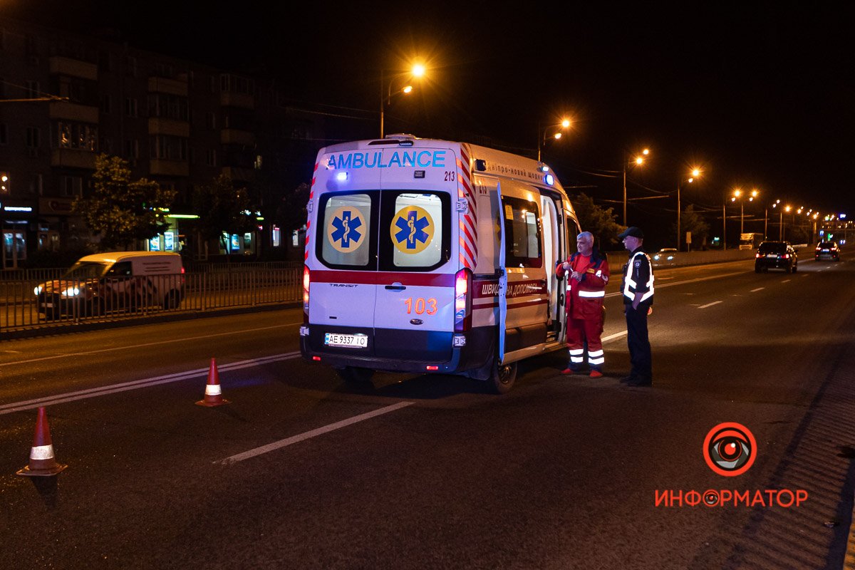 Мужчина переходил проспект по переходу, светофор работал в «мигающем желтом» режиме