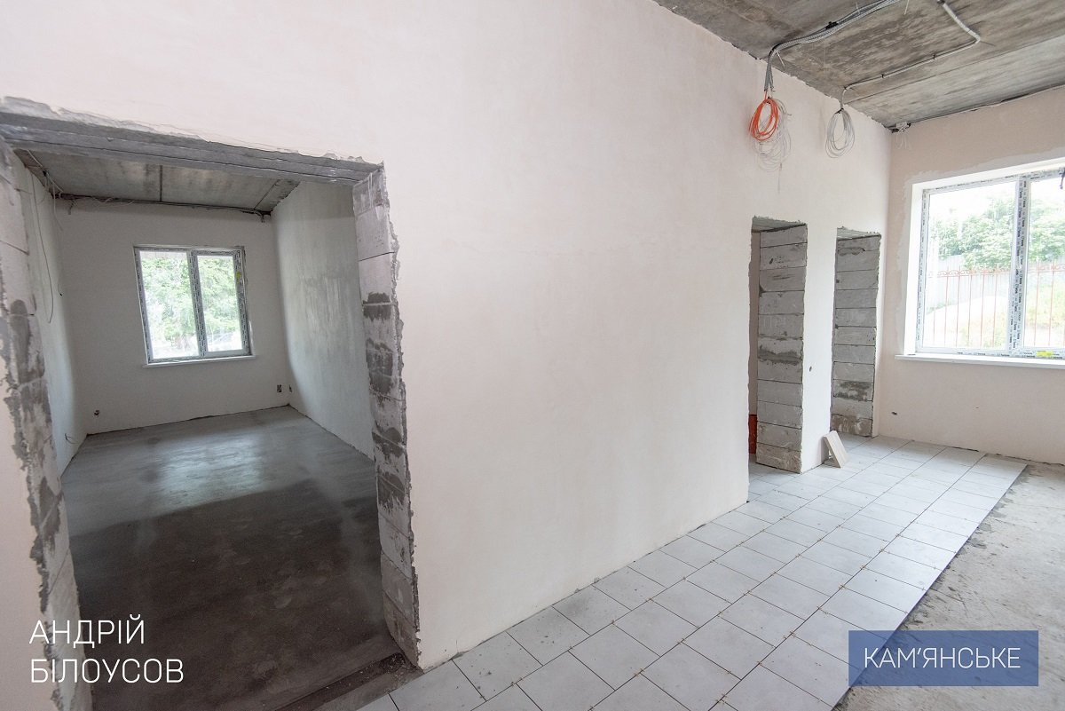 В Каменском продолжается строительство амбулатории для жителей Романково 1