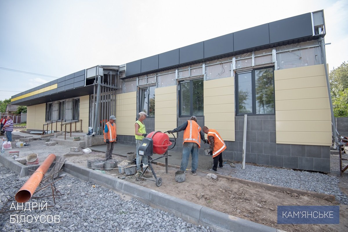 В Каменском продолжается строительство амбулатории для жителей Романково 3