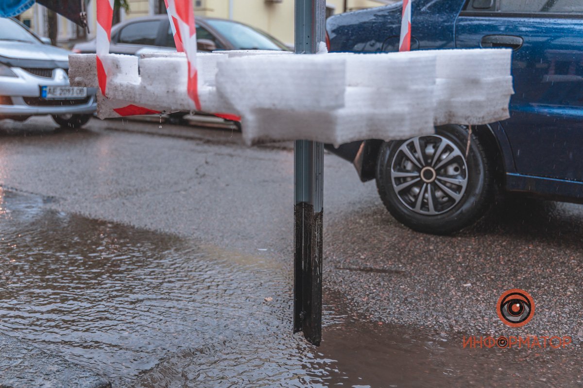 Тут установили конструкцию из пенопласта Тут установили конструкцию из пенопласта