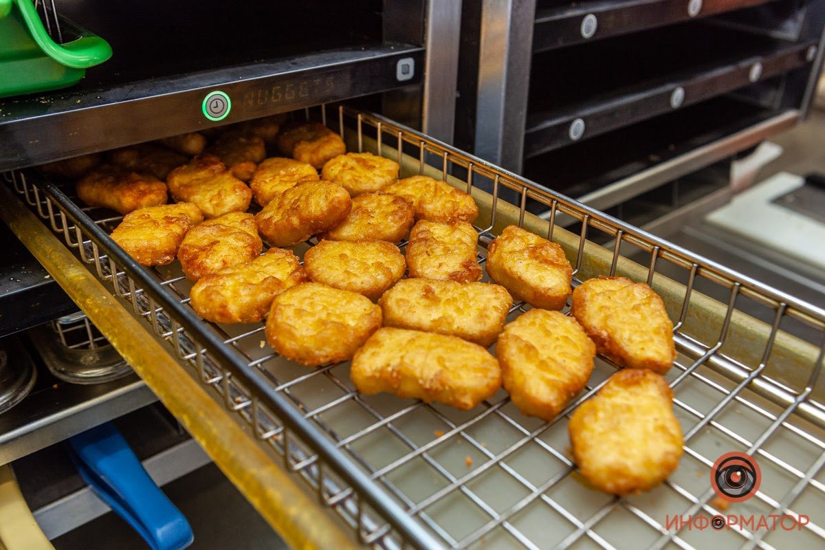 Прозора кухня: з чого і як готують страви в МакДональдз 5