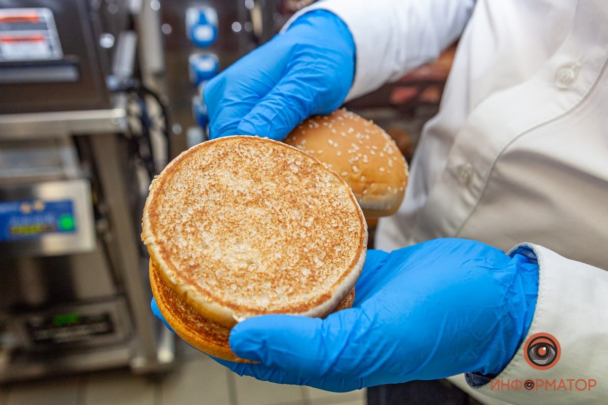 Прозора кухня: з чого і як готують страви в МакДональдз 9