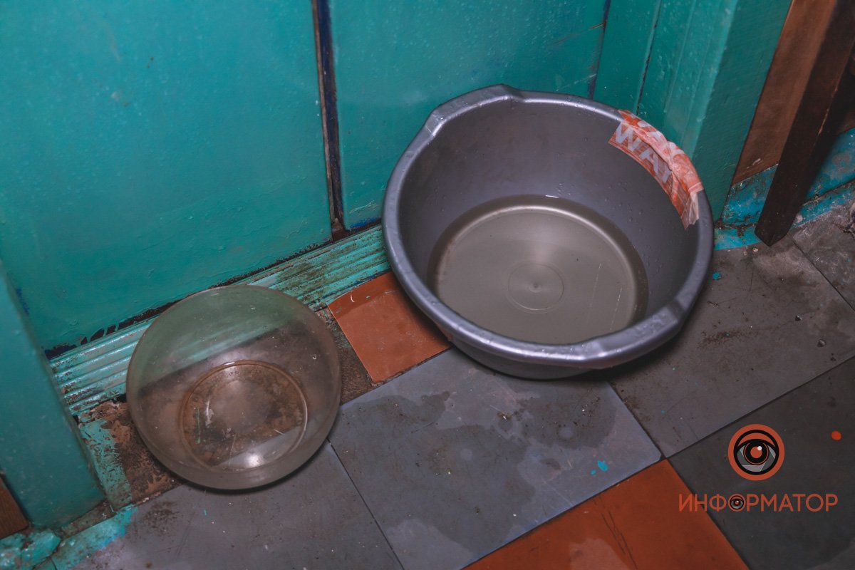 Выходить из лифта нужно аккуратно