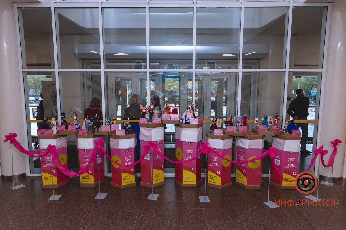 Много деталей