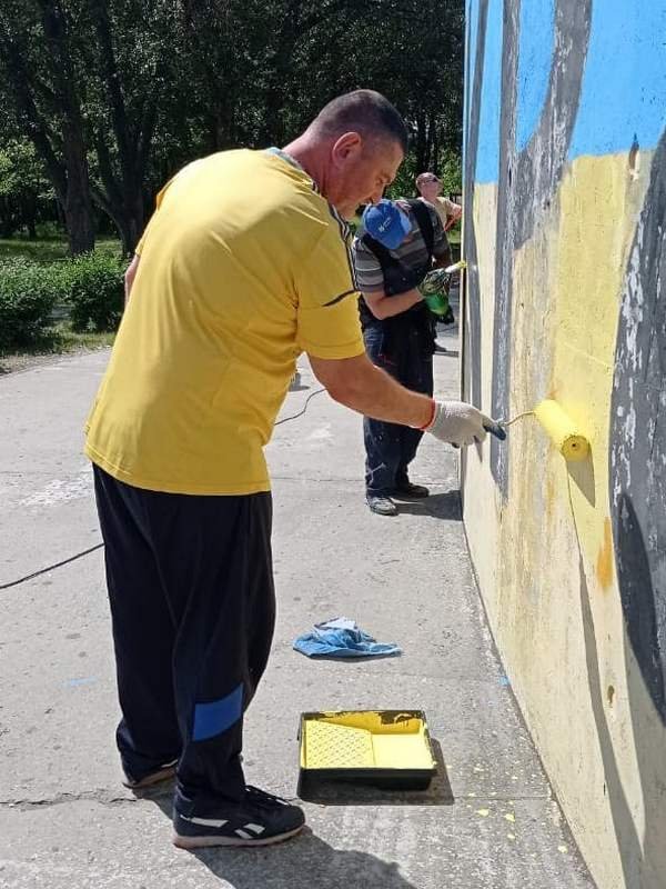 Мурал появился здесь еще в 2014 году Мурал появился здесь еще в 2014 году