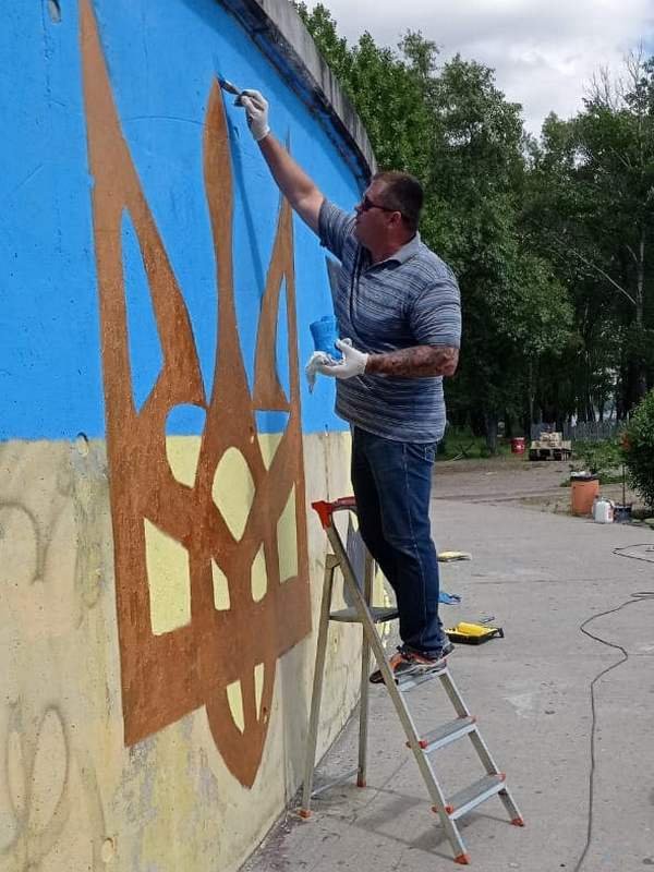 Несколько дней назад неизвестные оставили на нем аббревиатуру "СССР" Несколько дней назад неизвестные оставили на нем аббревиатуру "СССР"