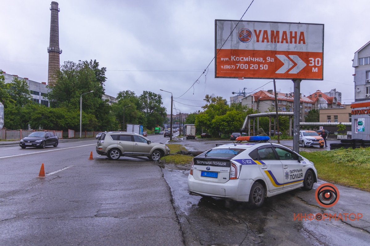 На место аварии приехала полиция На место аварии приехала полиция