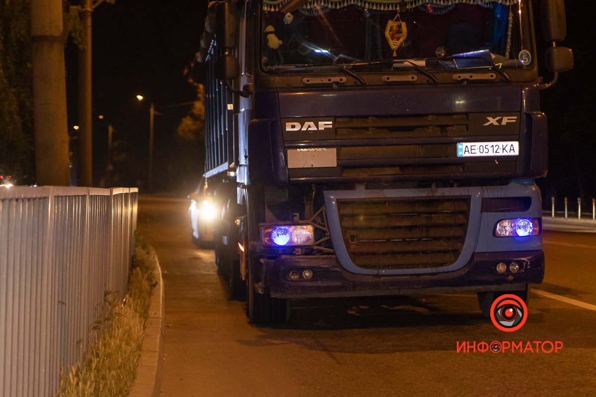 Столкнулись фура и Hyundai