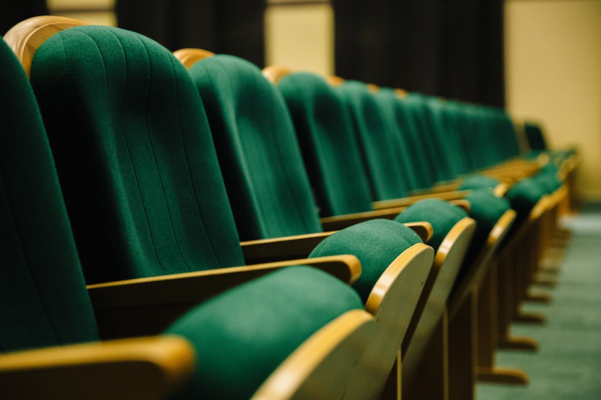 Почти комедия