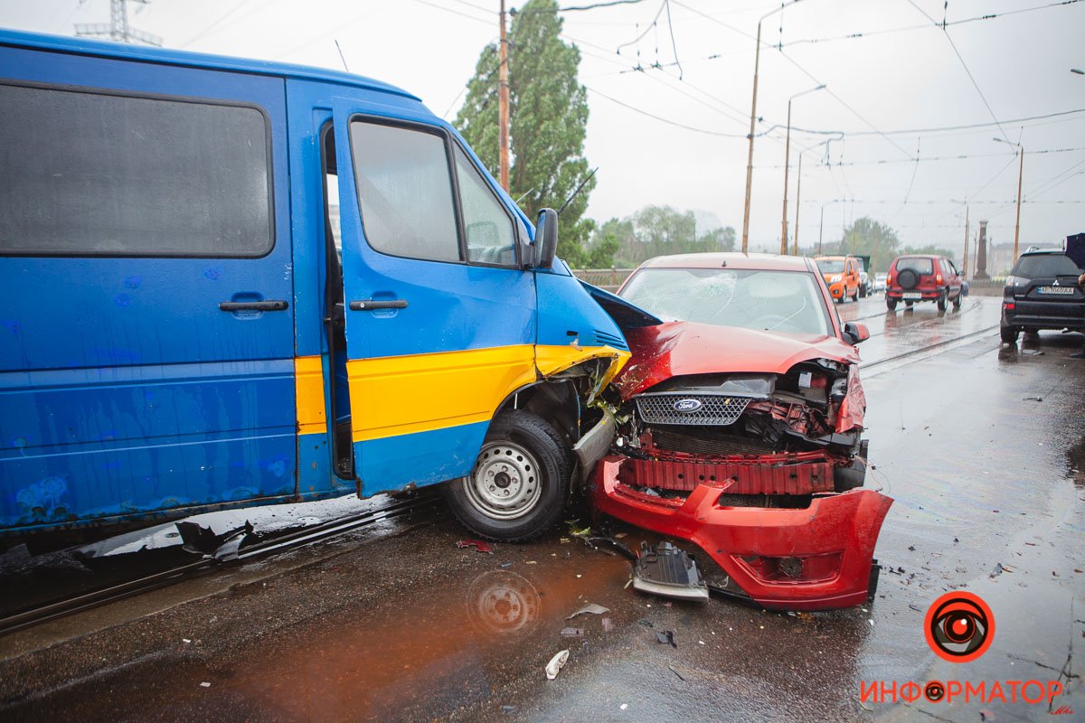 Тройное ДТП на Амурском мосту Тройное ДТП на Амурском мосту