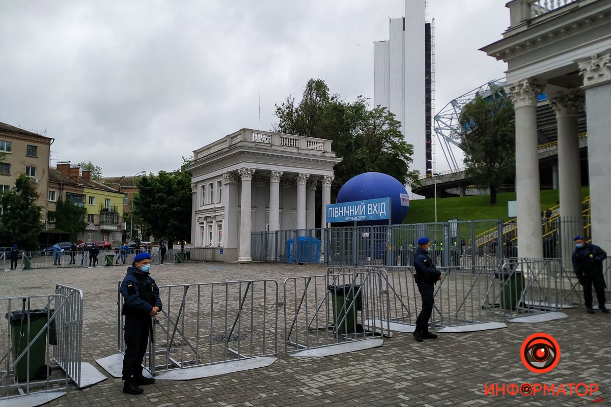 Болельщиков пока не пускают