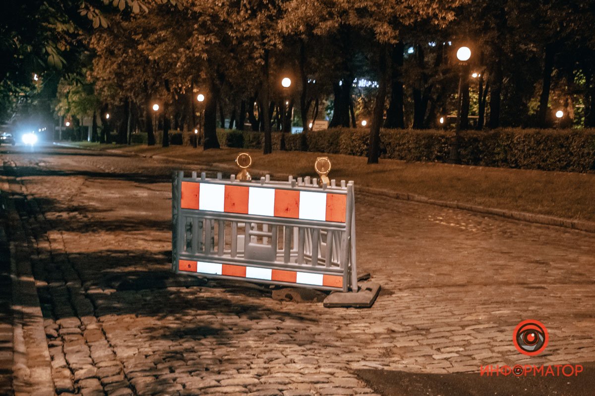 Рядом с ямами установили специальные конструкции