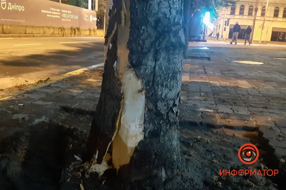 По предварительным данным, автомобиль двигался по Яворницкого в сторону Воскресенской