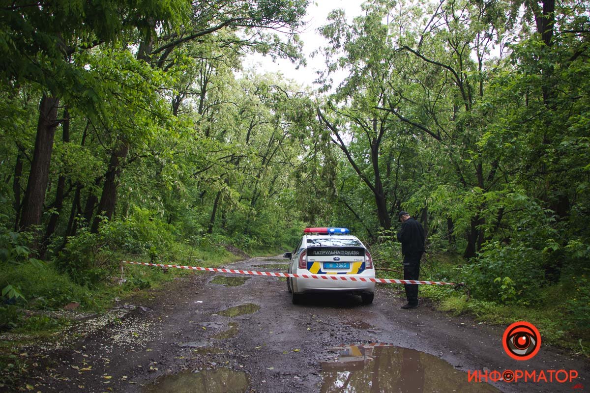 На месте работают следственно-оперативная группа и полиция