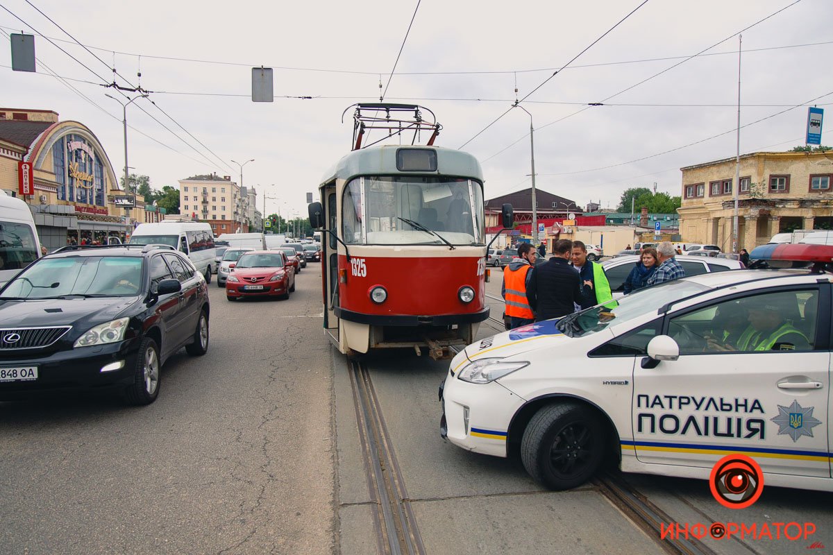 На месте работает полиция На месте работает полиция