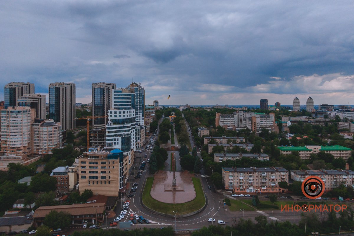 Тучи "давят" на город Тучи "давят" на город
