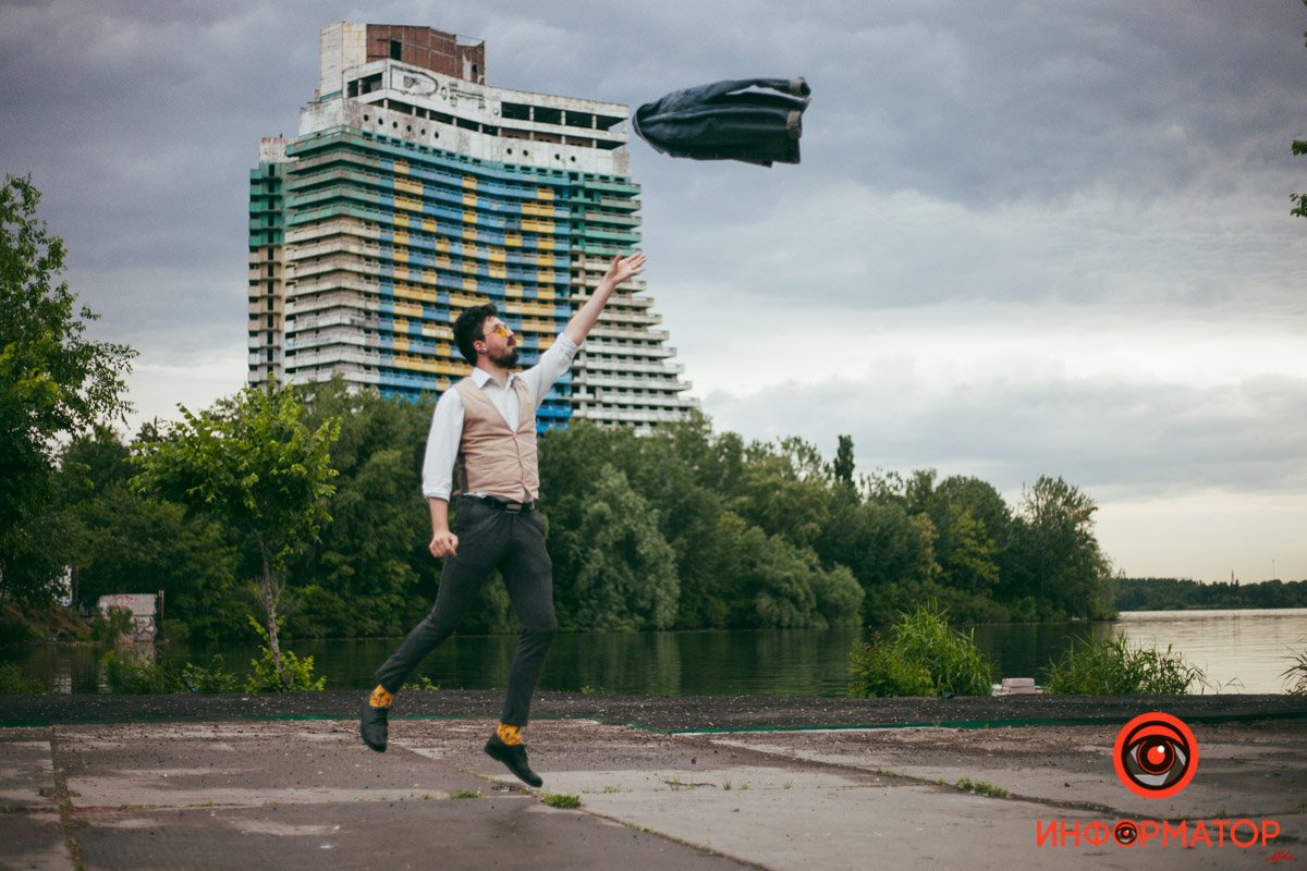 Мануал "как правильно надевать куртку": шаг 1 Мануал "как правильно надевать куртку": шаг 1