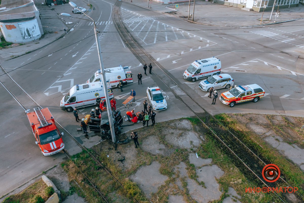 Сейчас на месте работает полиция Сейчас на месте работает полиция