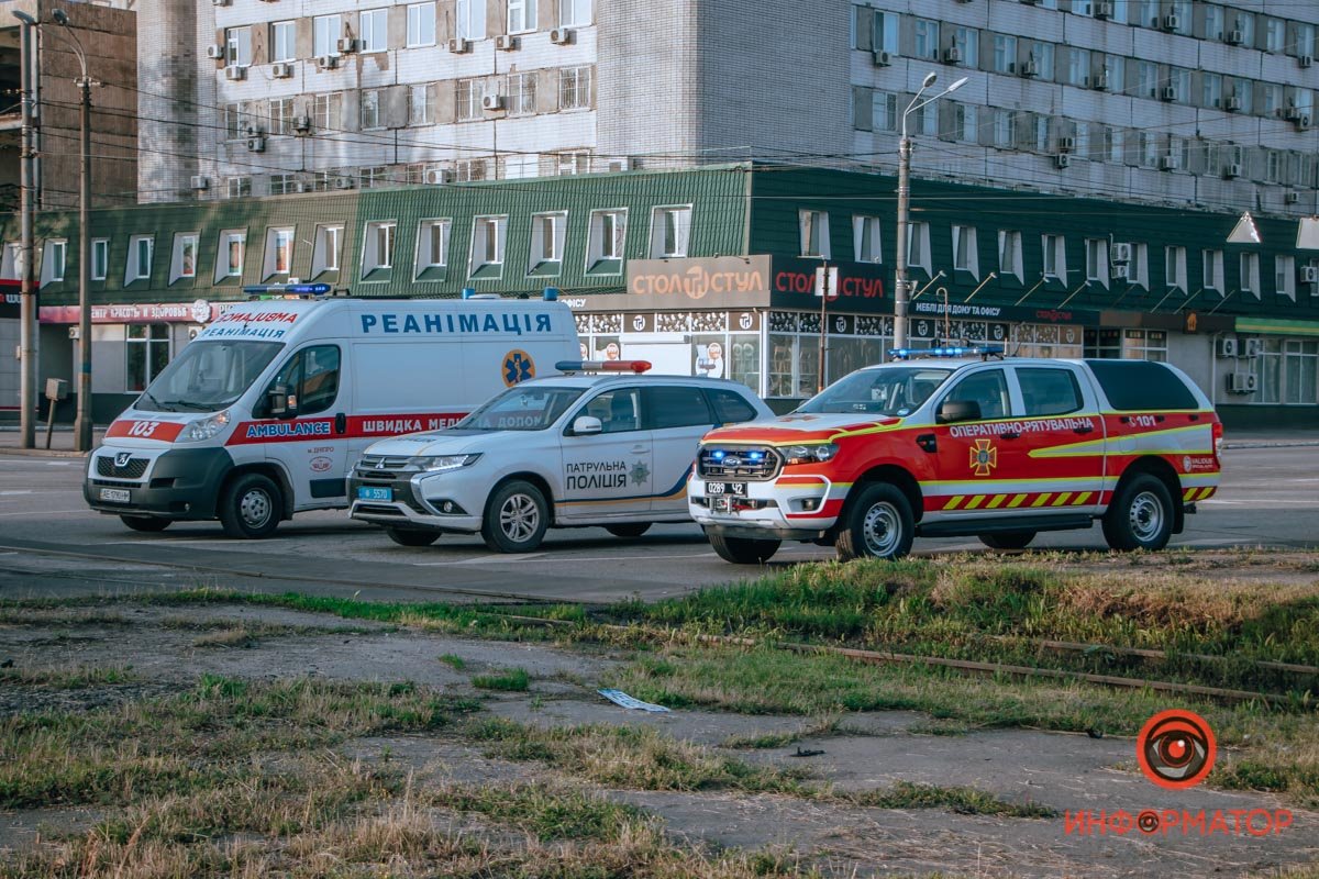 Скорая, полиция, спасатели Скорая, полиция, спасатели