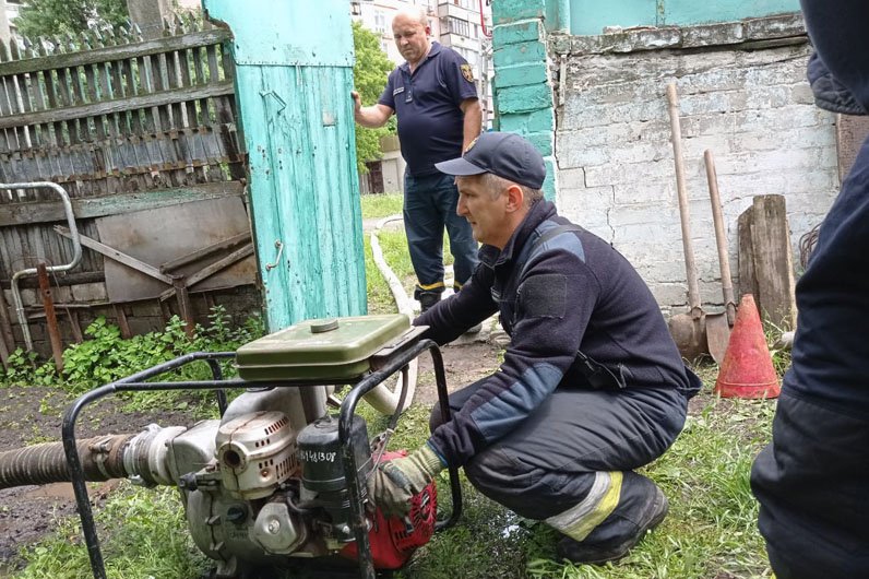 Если раньше во время ливней страдали жильцы домов в аварийном состоянии, то теперь залило и частный сектор Если раньше во время ливней страдали жильцы домов в аварийном состоянии, то теперь залило и частный сектор
